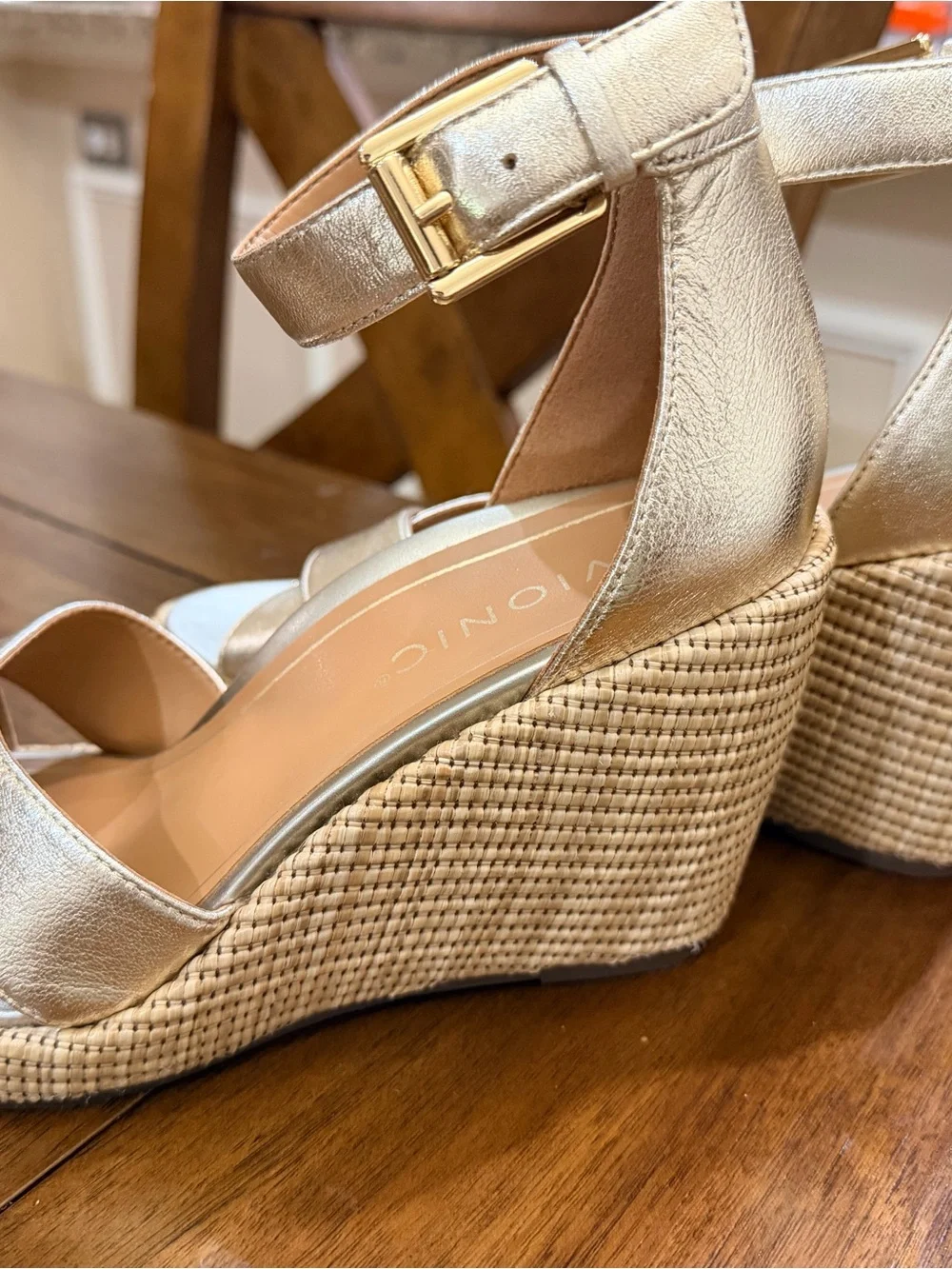 Vionic Marina Metallic Gold Leather Espadrille Wedge Sandals Size 6 Comfort